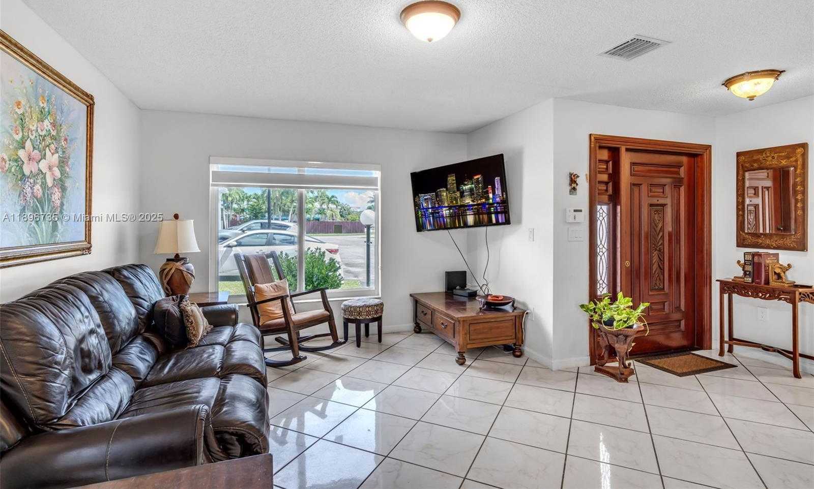Small Image of 18536 NORTH WEST 56TH PL, Miami Gardens Number 5
