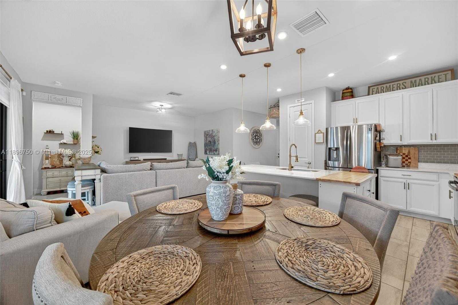 Small Image of 23351 SOUTH WEST 106TH PL, Homestead Number 13