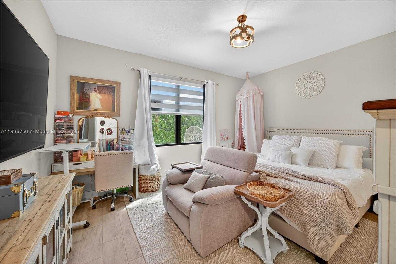 Small Image of 23351 SOUTH WEST 106TH PL, Homestead Number 32