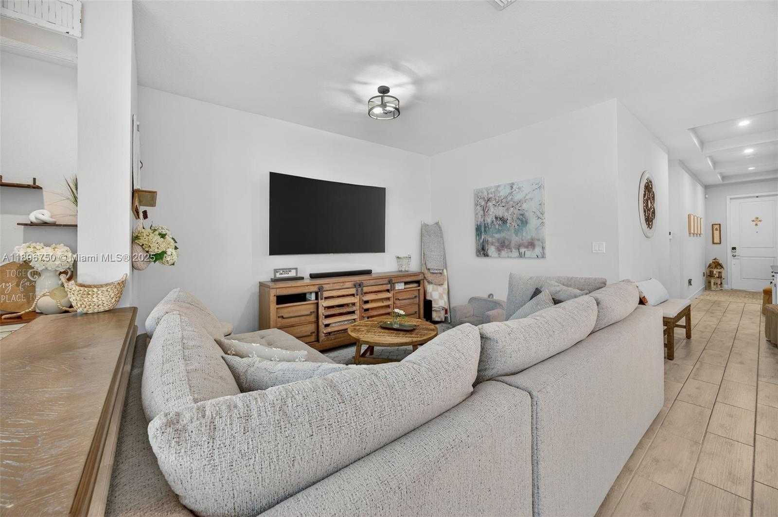 Small Image of 23351 SOUTH WEST 106TH PL, Homestead Number 5