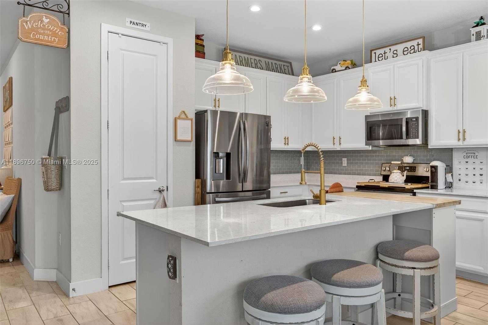 Small Image of 23351 SOUTH WEST 106TH PL, Homestead Number 9
