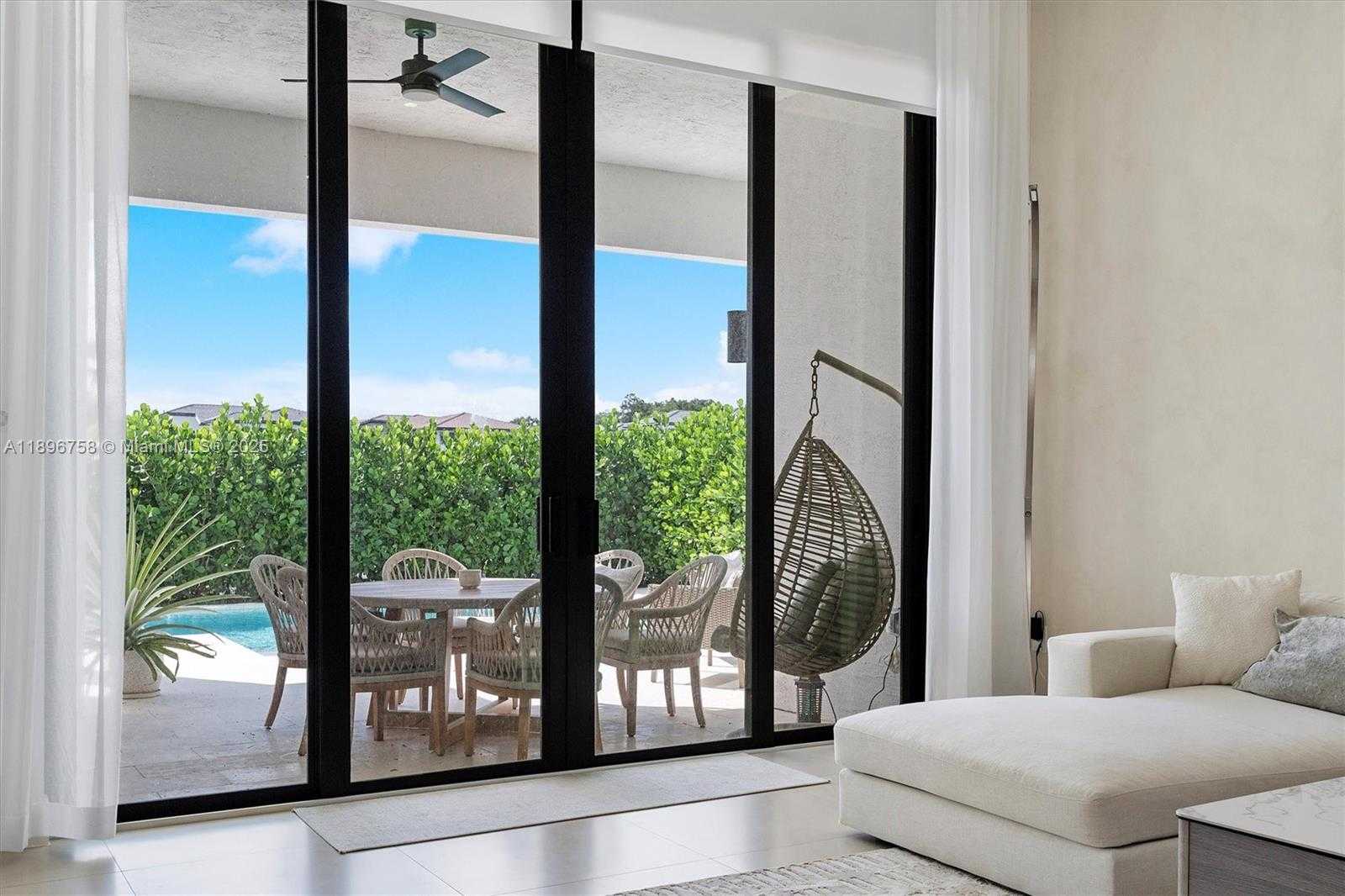 Small Image of 3502 NORTH ASHWOOD CIR N, Hollywood Number 10