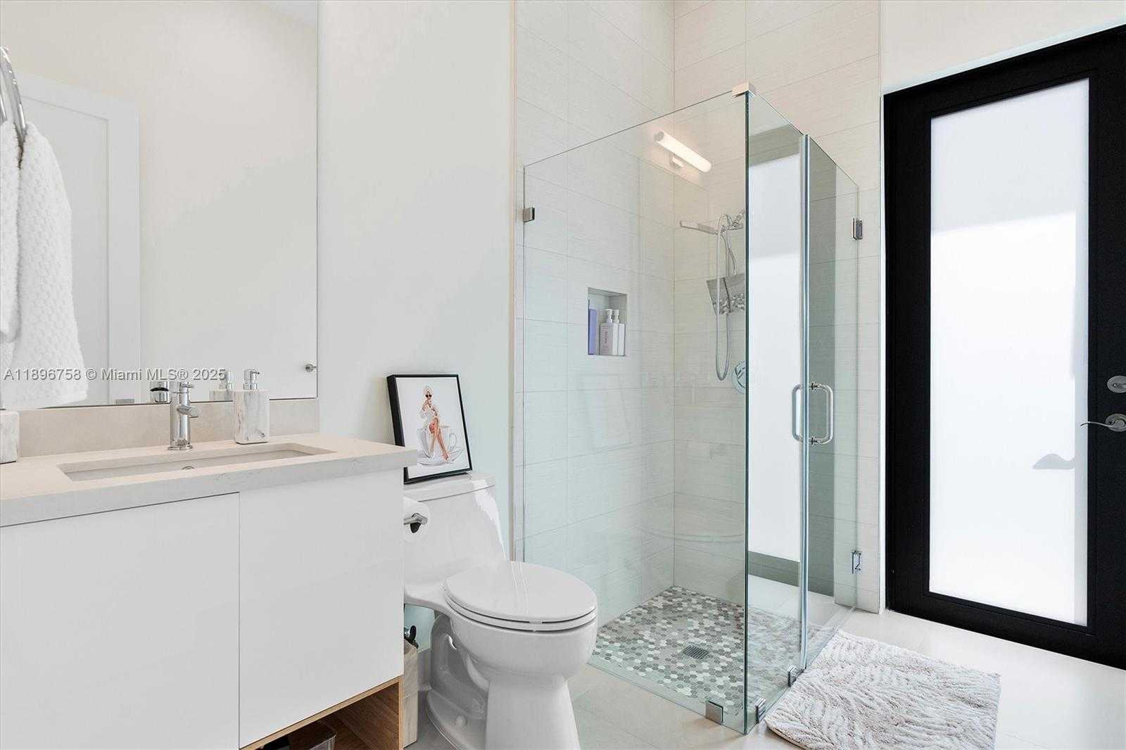 Small Image of 3502 NORTH ASHWOOD CIR N, Hollywood Number 15