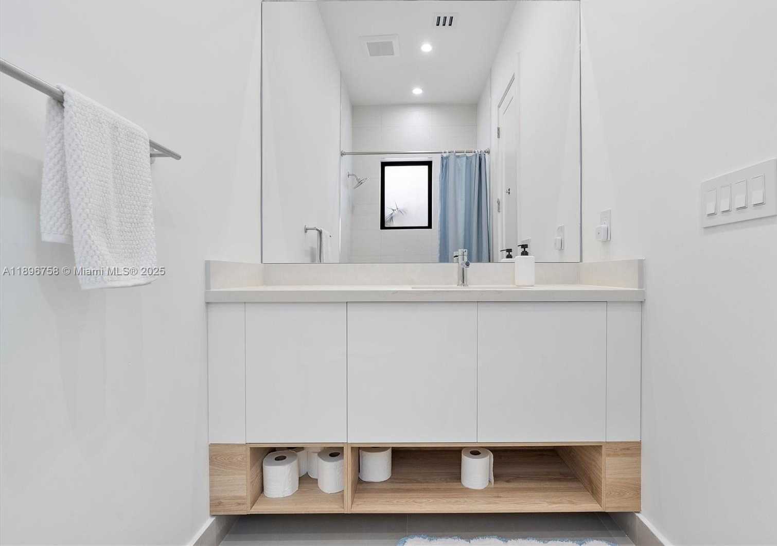 Small Image of 3502 NORTH ASHWOOD CIR N, Hollywood Number 30