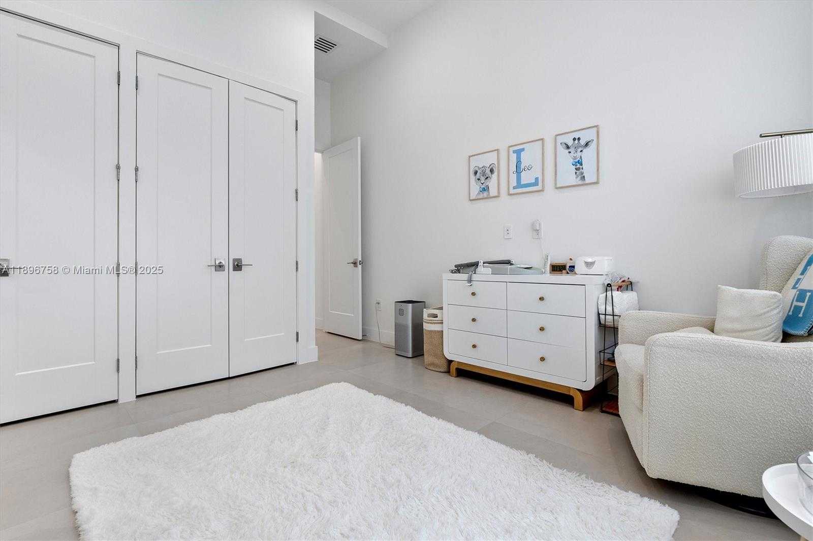 Small Image of 3502 NORTH ASHWOOD CIR N, Hollywood Number 33