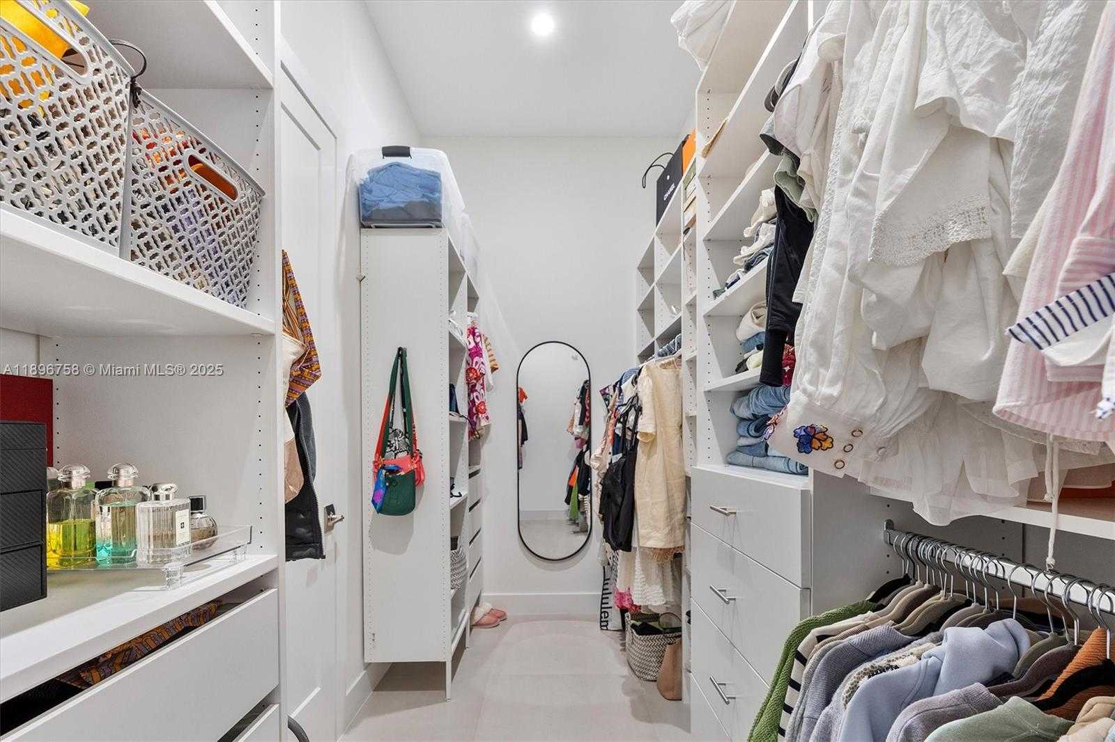 Small Image of 3502 NORTH ASHWOOD CIR N, Hollywood Number 40