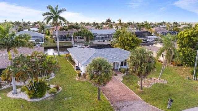 Small Image of 5024 SKYLINE BLVD, Cape Coral Number 2