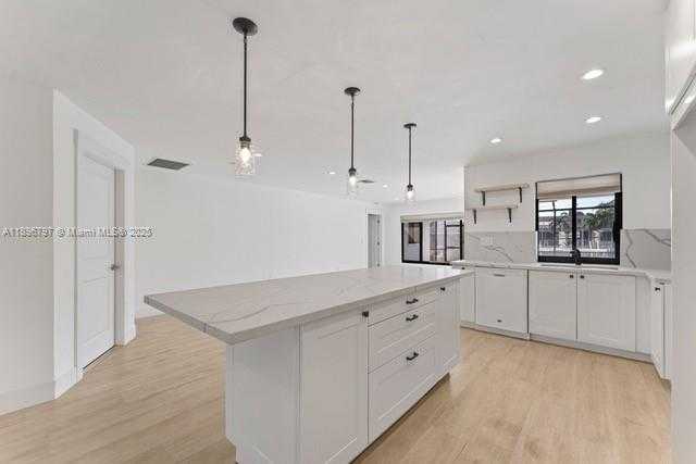 Small Image of 5024 SKYLINE BLVD, Cape Coral Number 21