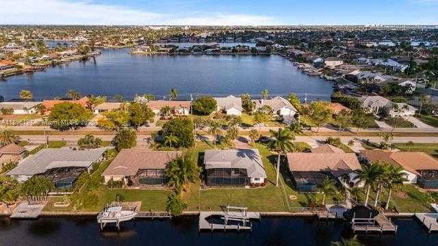 Small Image of 5024 SKYLINE BLVD, Cape Coral Number 9