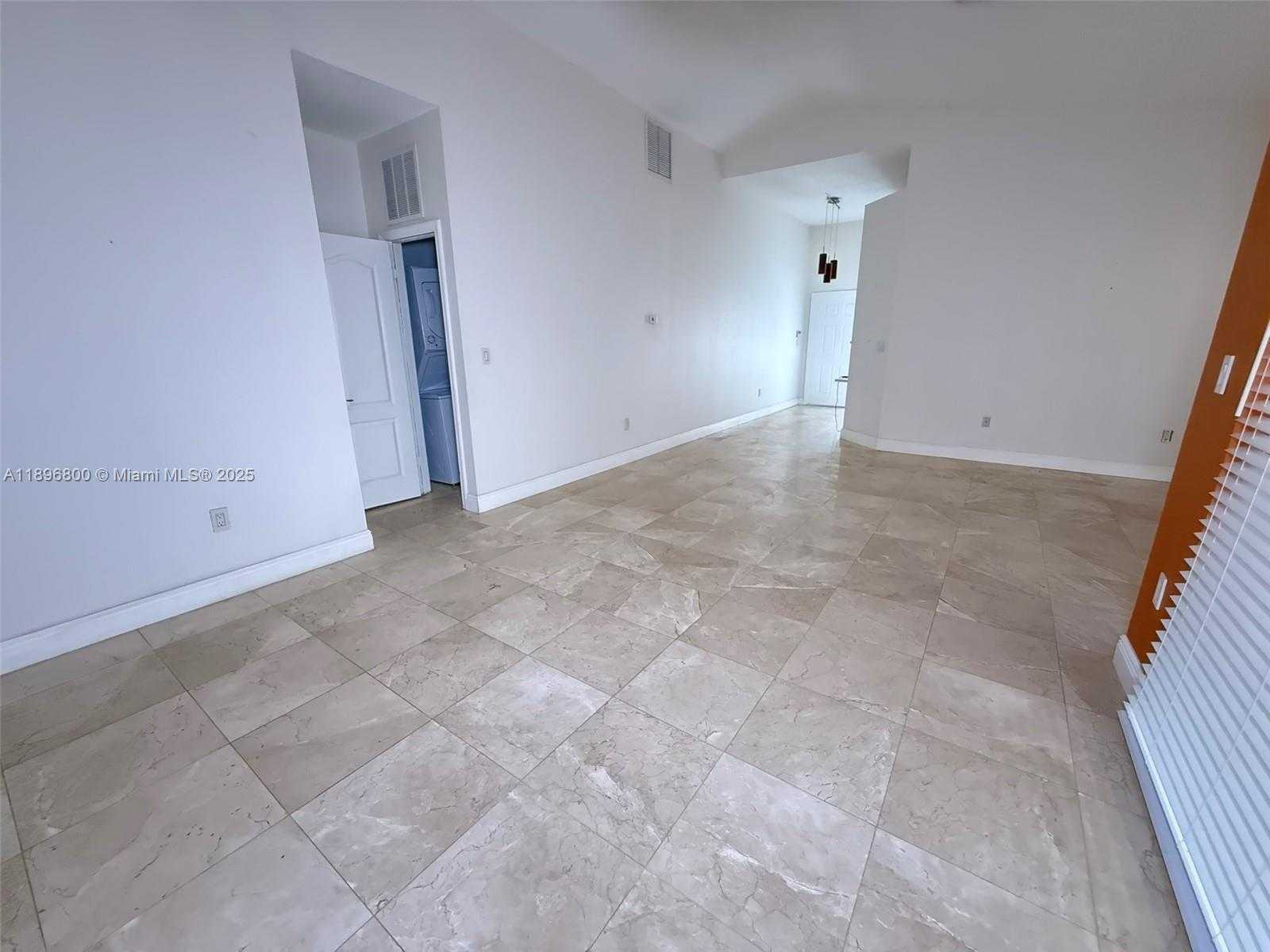 Small Image of 3119 NORTH WEST 99TH PL, Doral Number 16