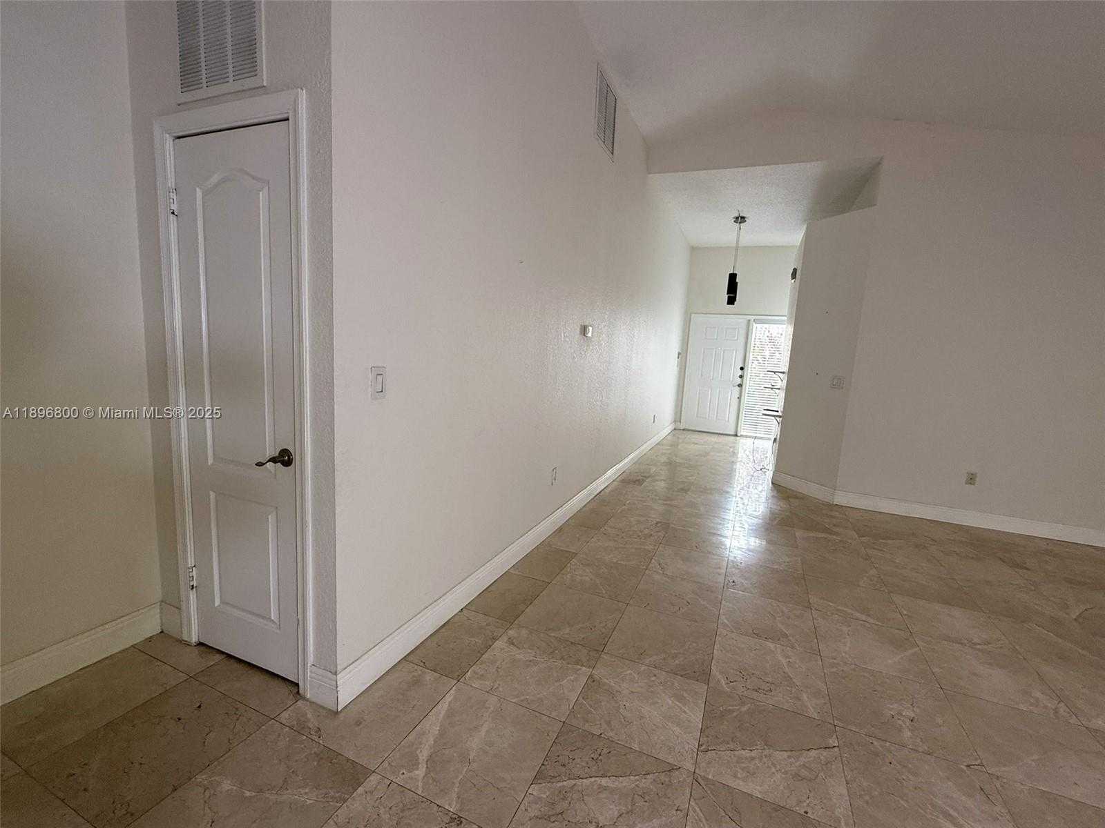 Small Image of 3119 NORTH WEST 99TH PL, Doral Number 17