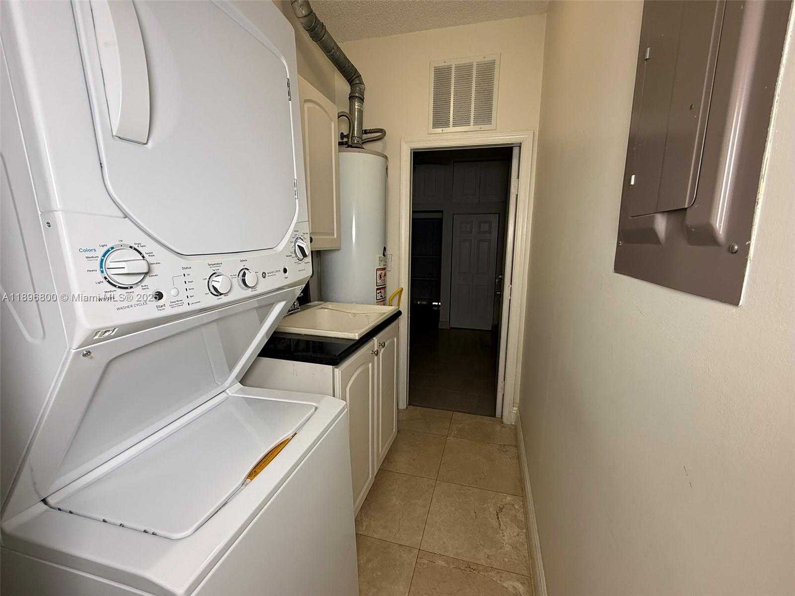 Small Image of 3119 NORTH WEST 99TH PL, Doral Number 18