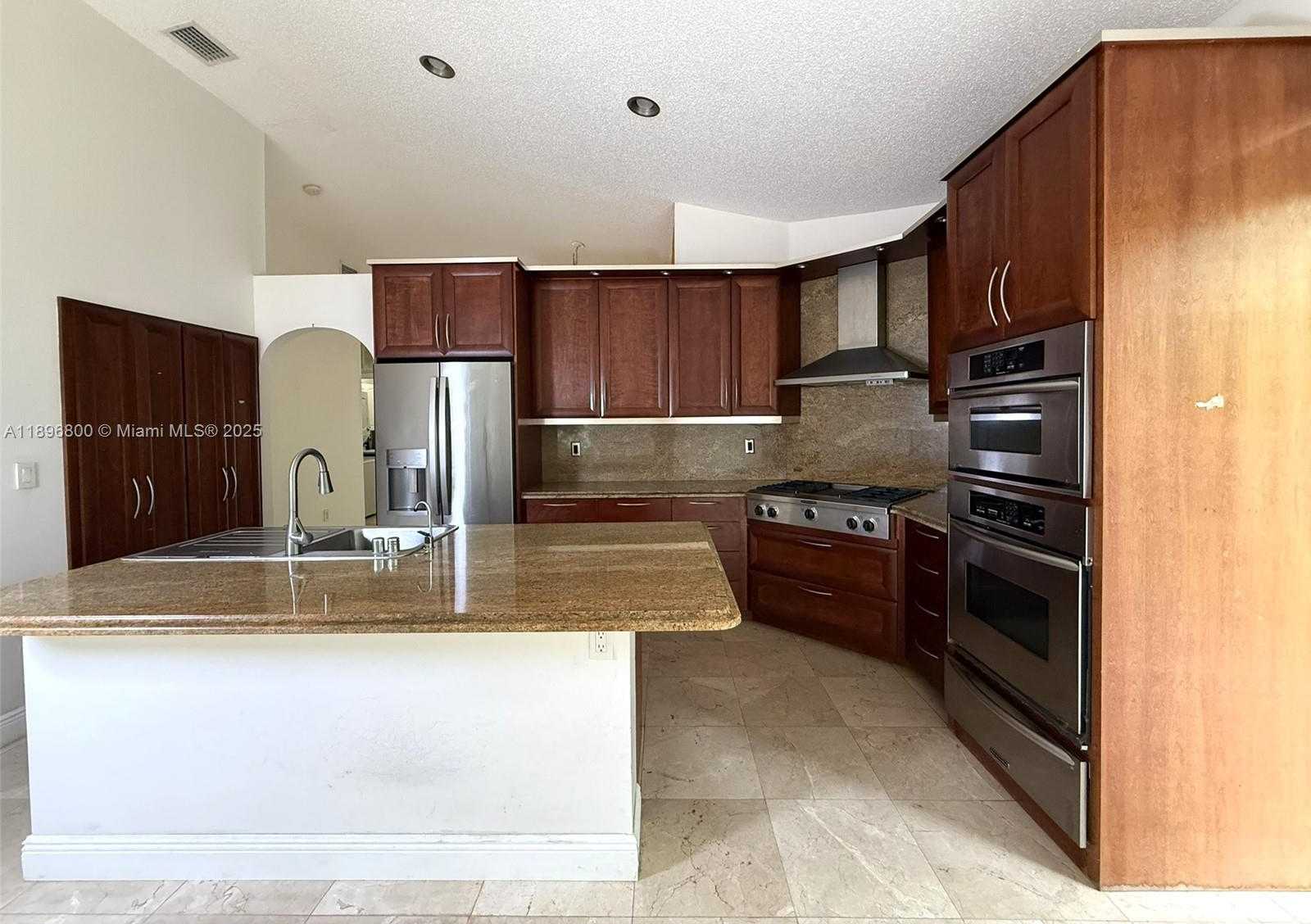 Small Image of 3119 NORTH WEST 99TH PL, Doral Number 21