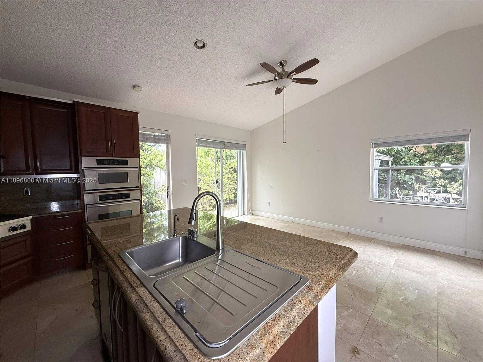 Small Image of 3119 NORTH WEST 99TH PL, Doral Number 22