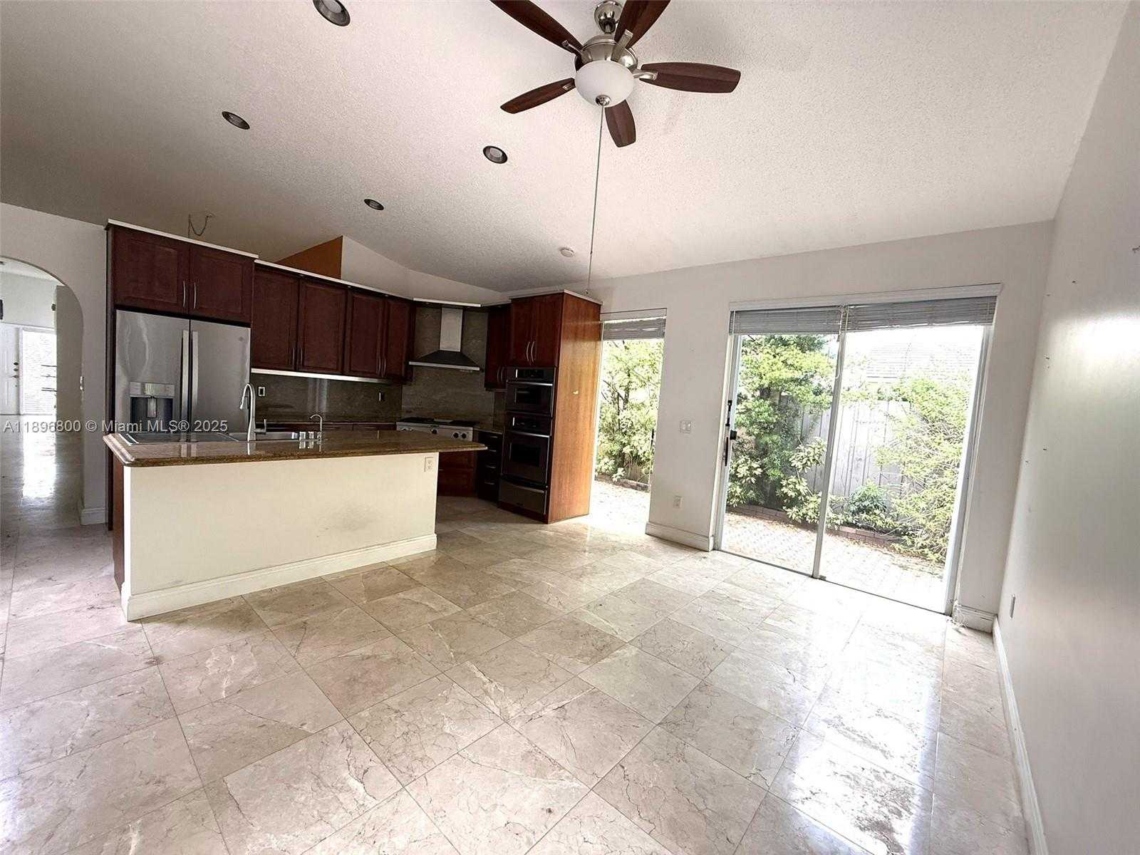 Small Image of 3119 NORTH WEST 99TH PL, Doral Number 23