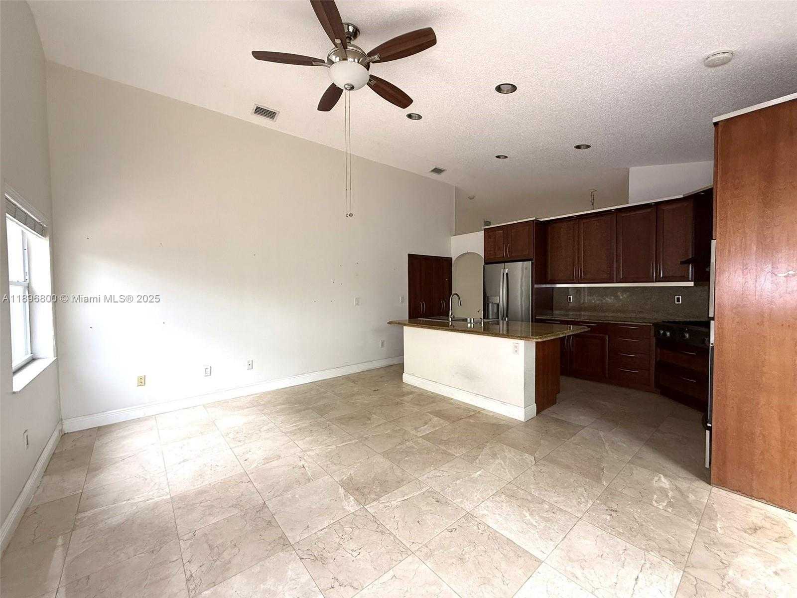 Small Image of 3119 NORTH WEST 99TH PL, Doral Number 24