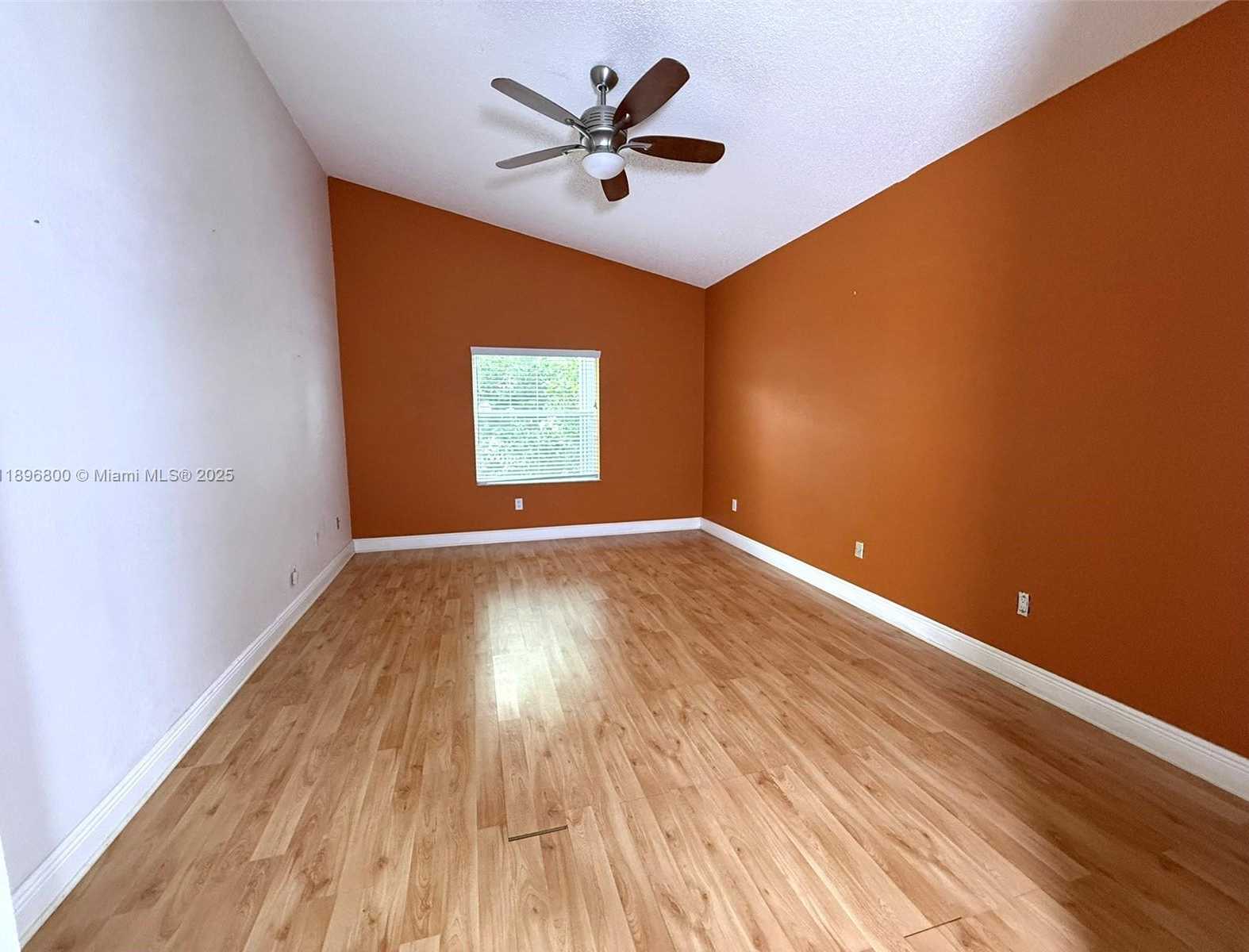 Small Image of 3119 NORTH WEST 99TH PL, Doral Number 26