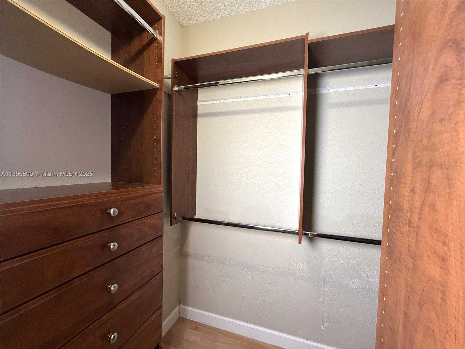 Small Image of 3119 NORTH WEST 99TH PL, Doral Number 28