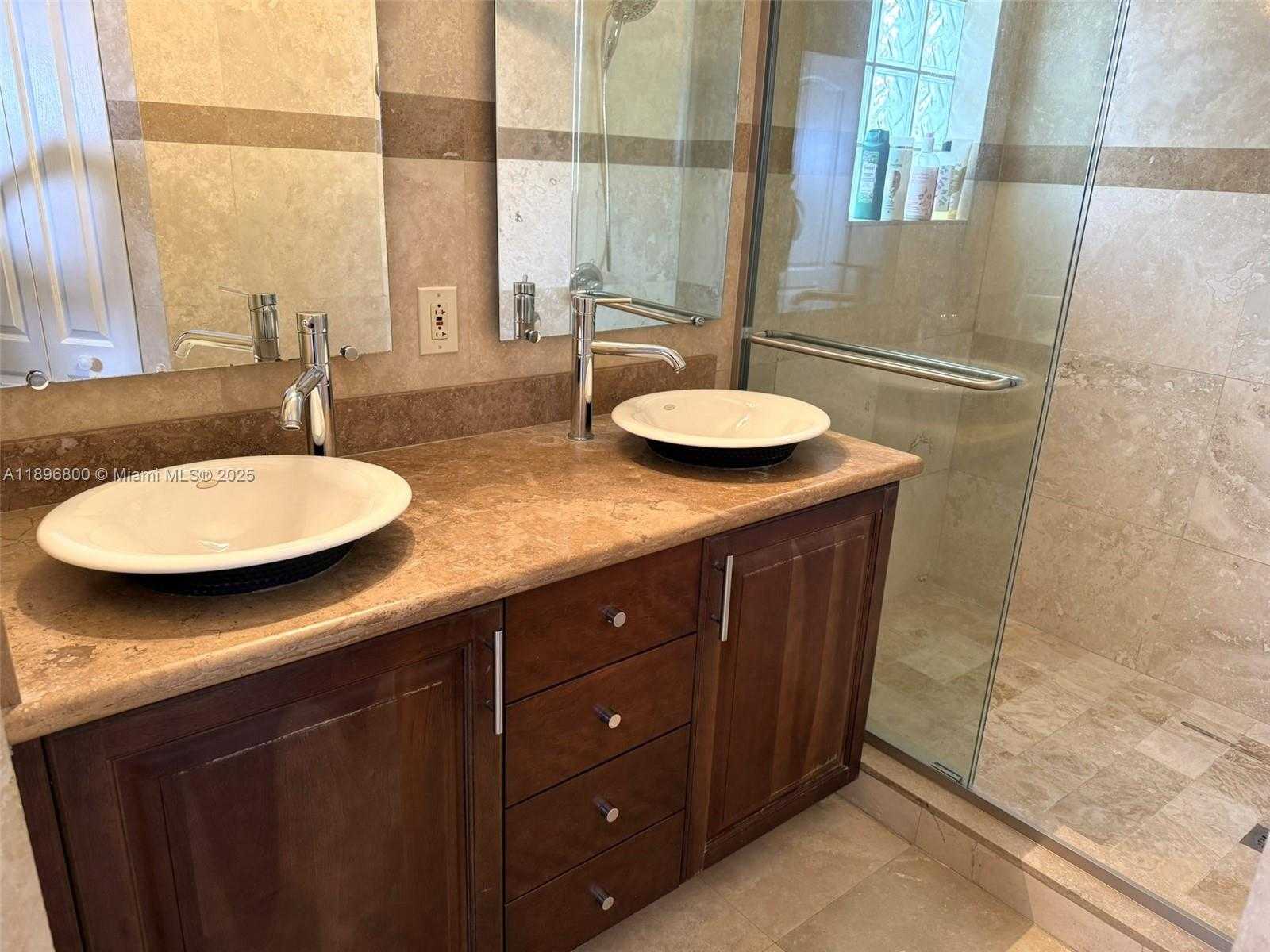 Small Image of 3119 NORTH WEST 99TH PL, Doral Number 30