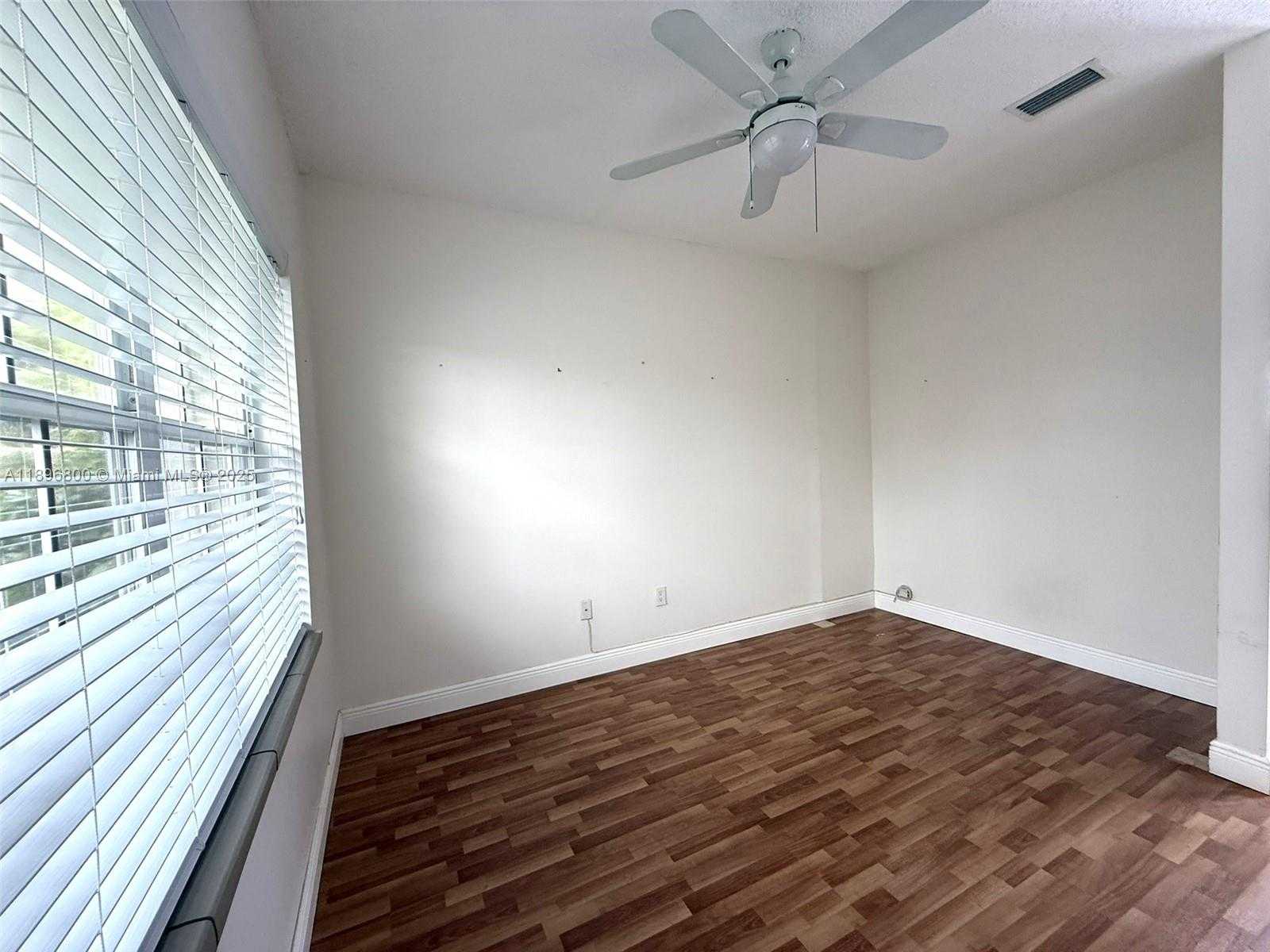 Small Image of 3119 NORTH WEST 99TH PL, Doral Number 9