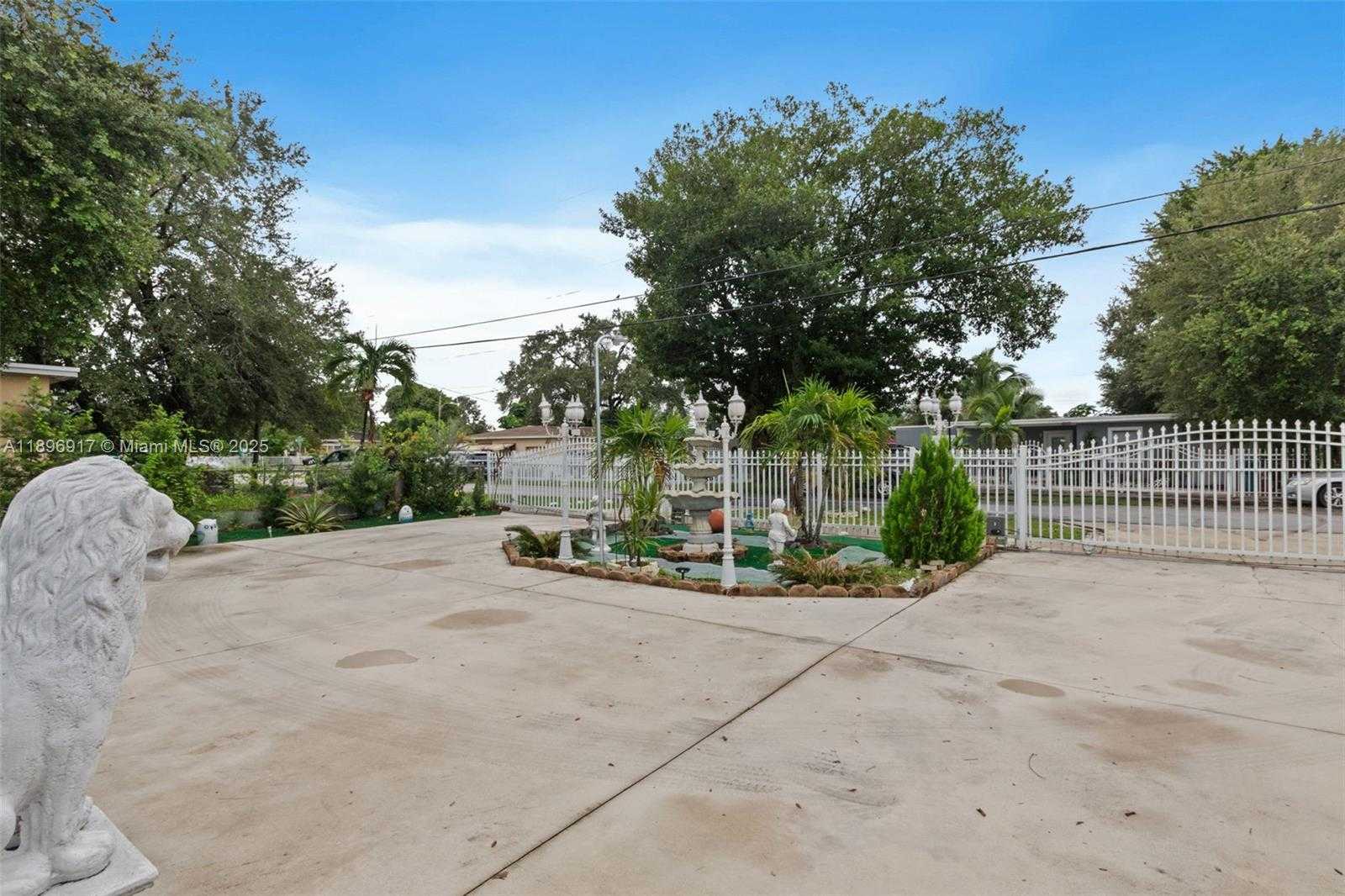 Small Image of Miami Gardens Number 5