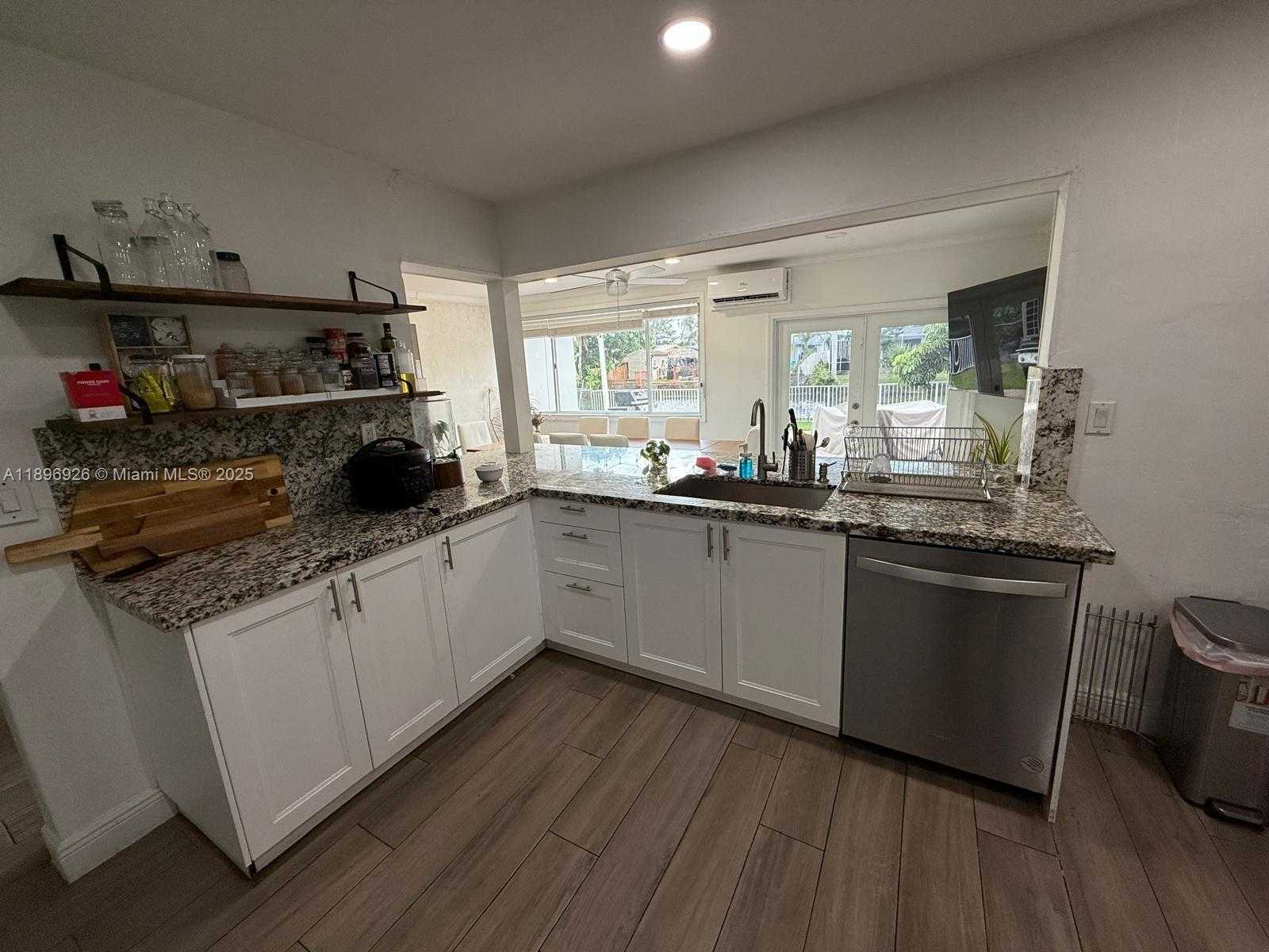 Small Image of 8600 NORTH WEST 27TH PL, Sunrise Number 7