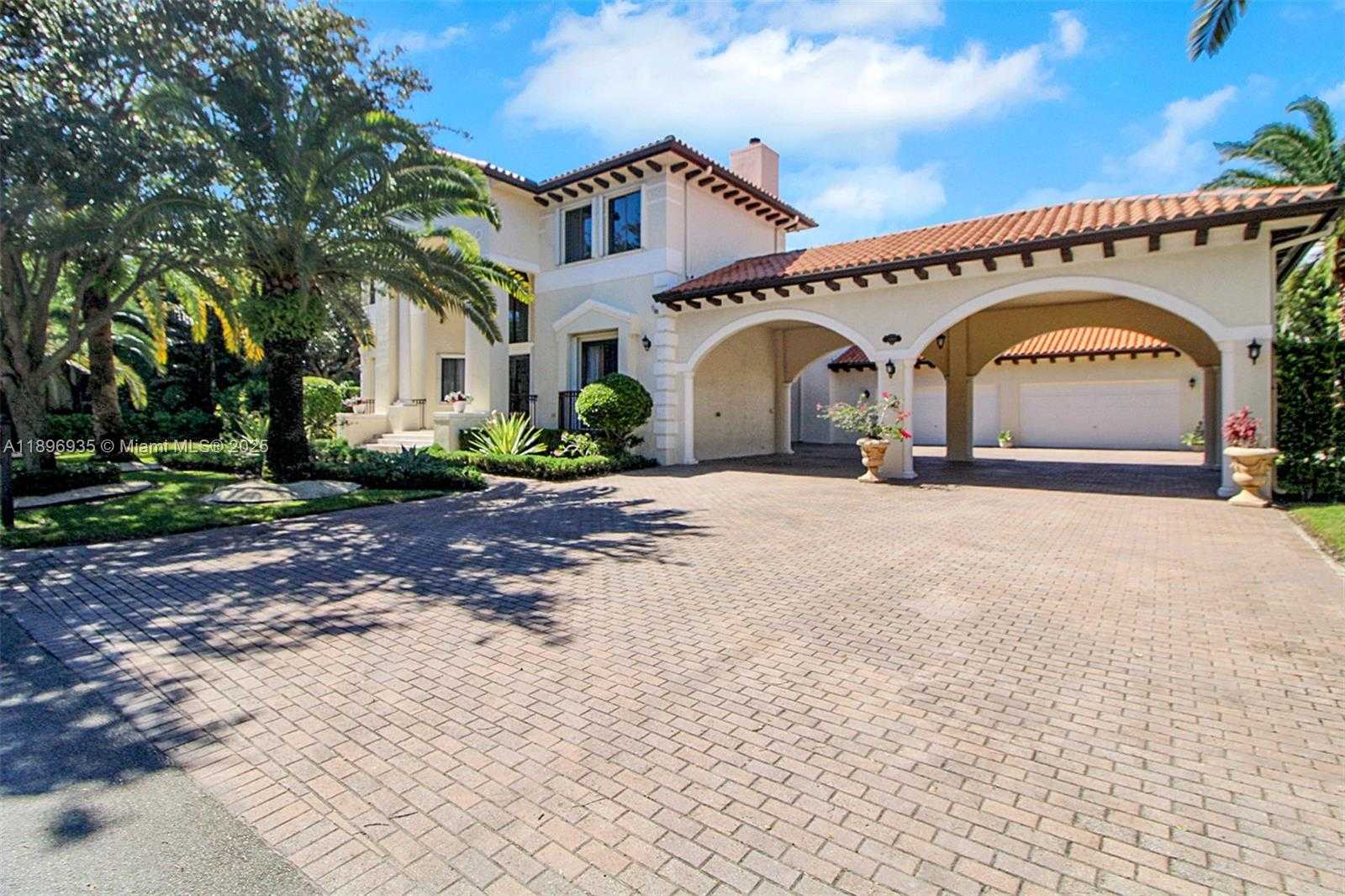 Small Image of 18968 SOUTH WEST 80TH CT, Cutler Bay Number 3