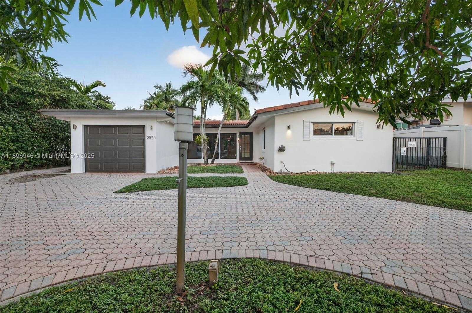 Small Image of 2524 MARATHON LN, Fort Lauderdale Number 10