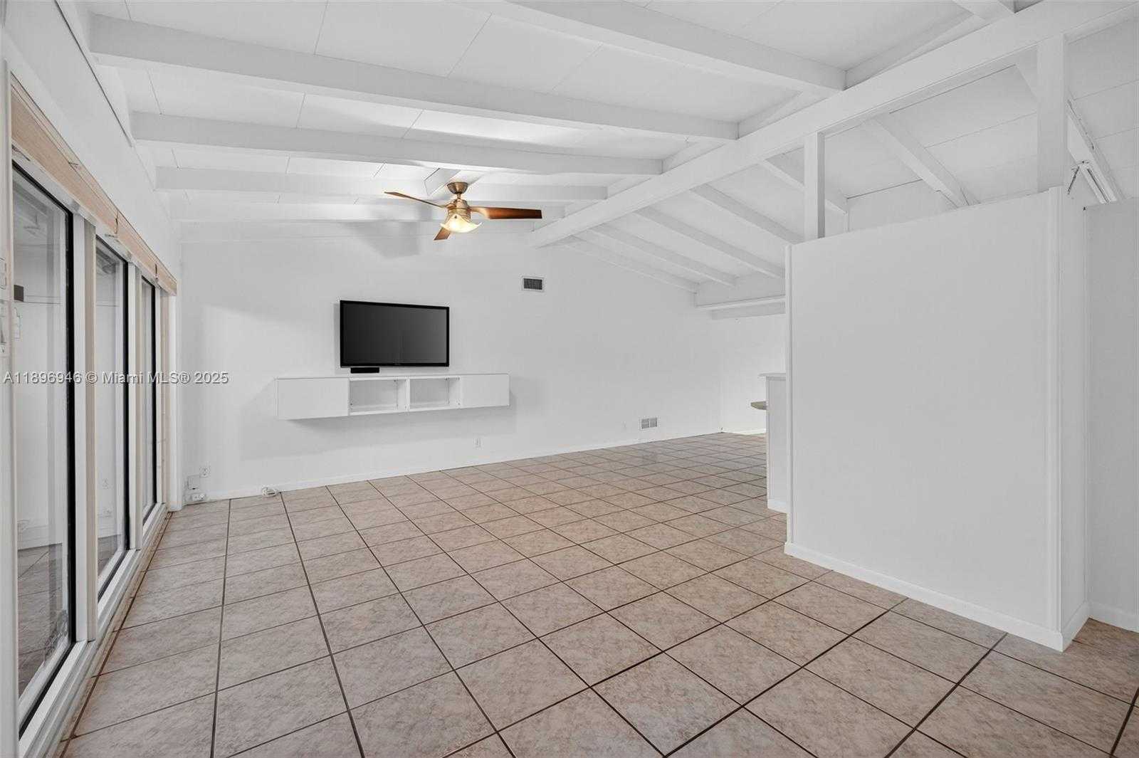 Small Image of 2524 MARATHON LN, Fort Lauderdale Number 13