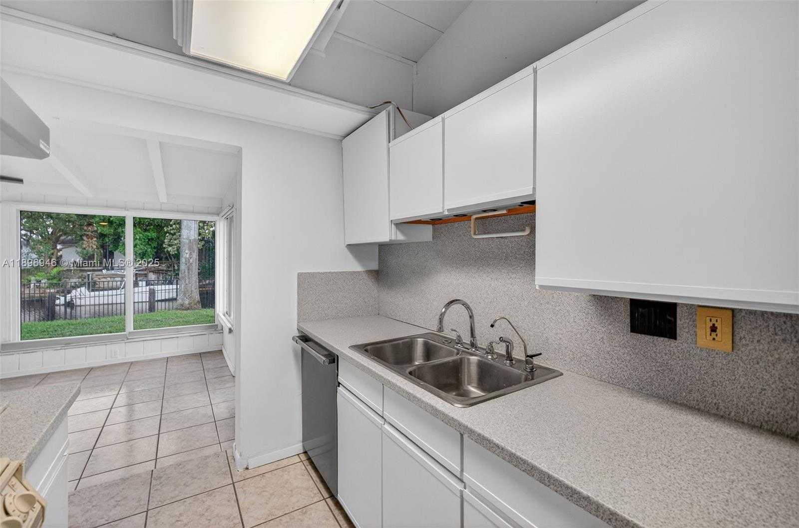 Small Image of 2524 MARATHON LN, Fort Lauderdale Number 21