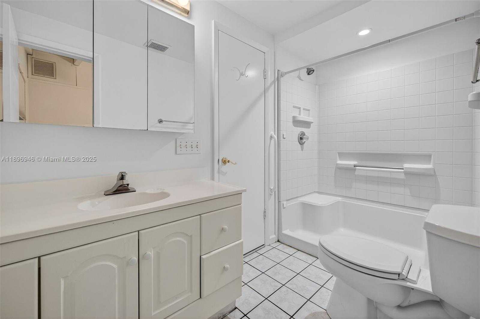 Small Image of 2524 MARATHON LN, Fort Lauderdale Number 35