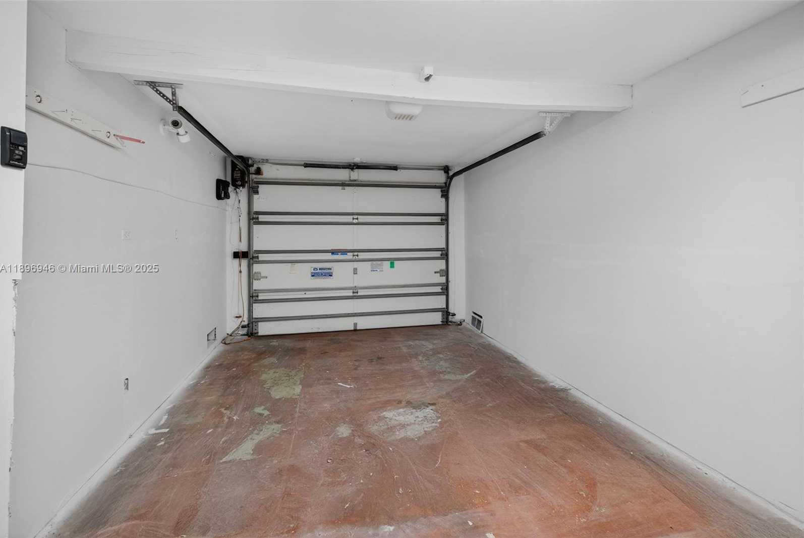 Small Image of 2524 MARATHON LN, Fort Lauderdale Number 39