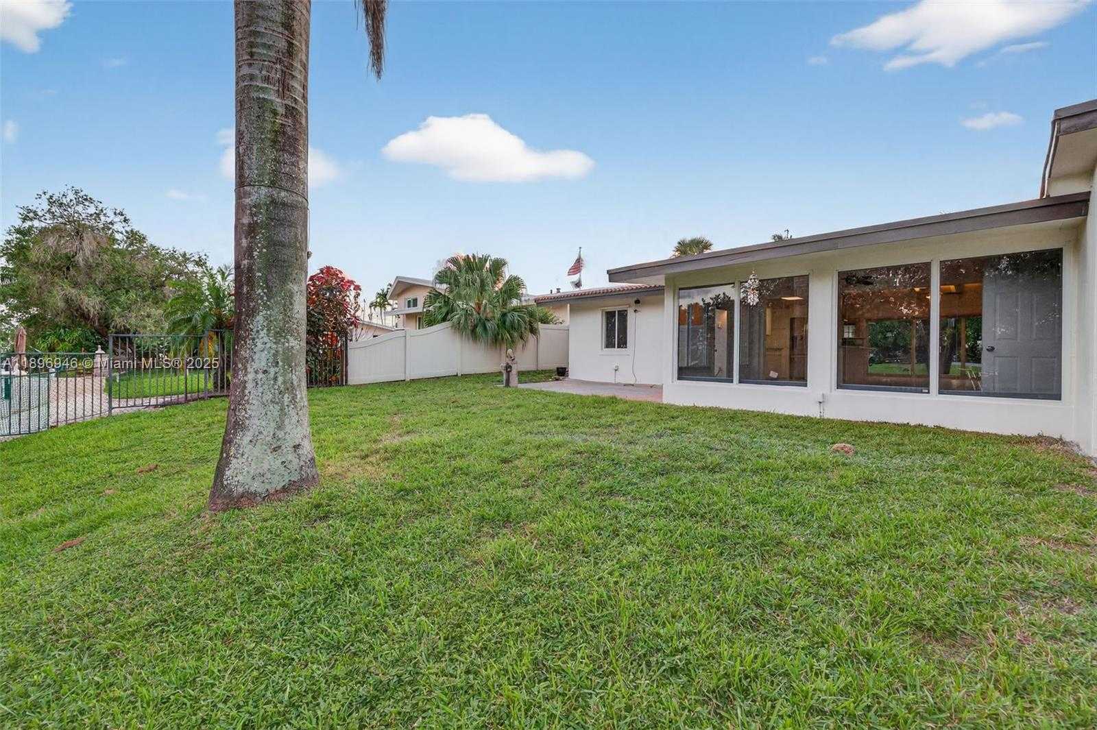 Small Image of 2524 MARATHON LN, Fort Lauderdale Number 49