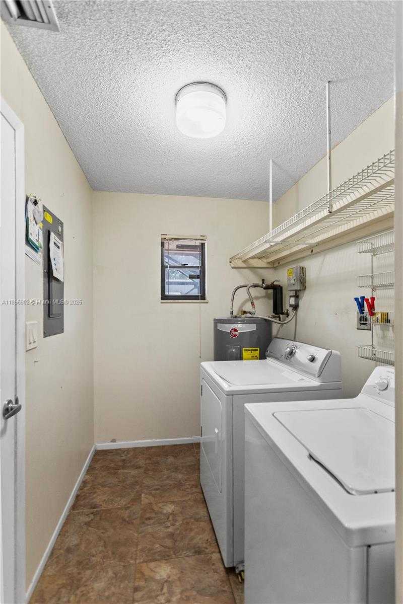 Small Image of 10410 SOUTH WEST 50TH PL, Cooper City Number 41