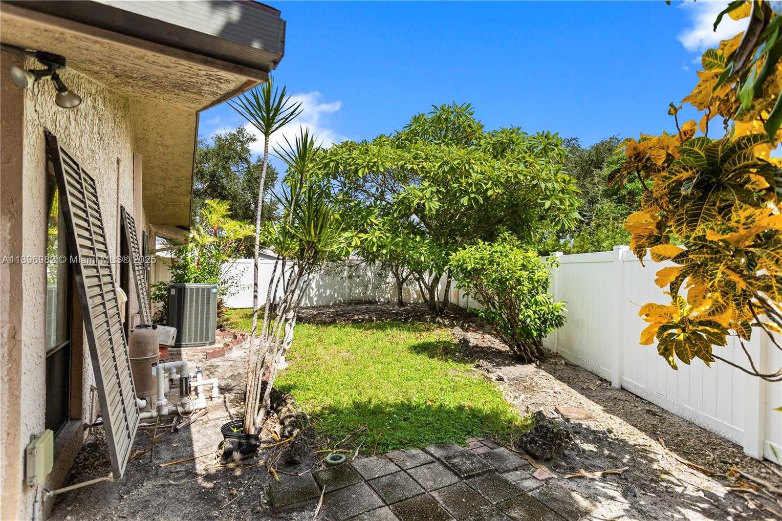 Small Image of 10410 SOUTH WEST 50TH PL, Cooper City Number 48
