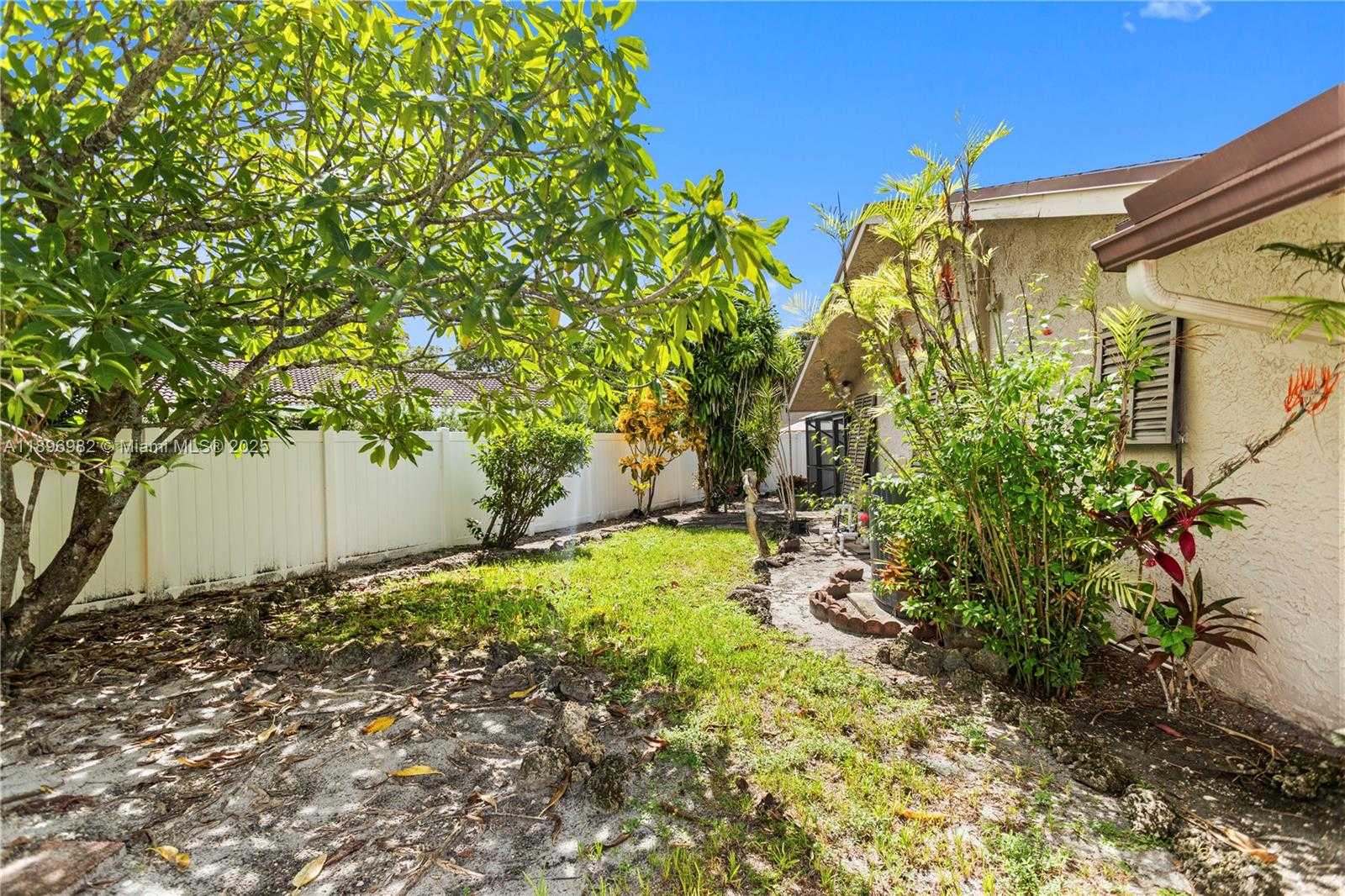 Small Image of 10410 SOUTH WEST 50TH PL, Cooper City Number 51