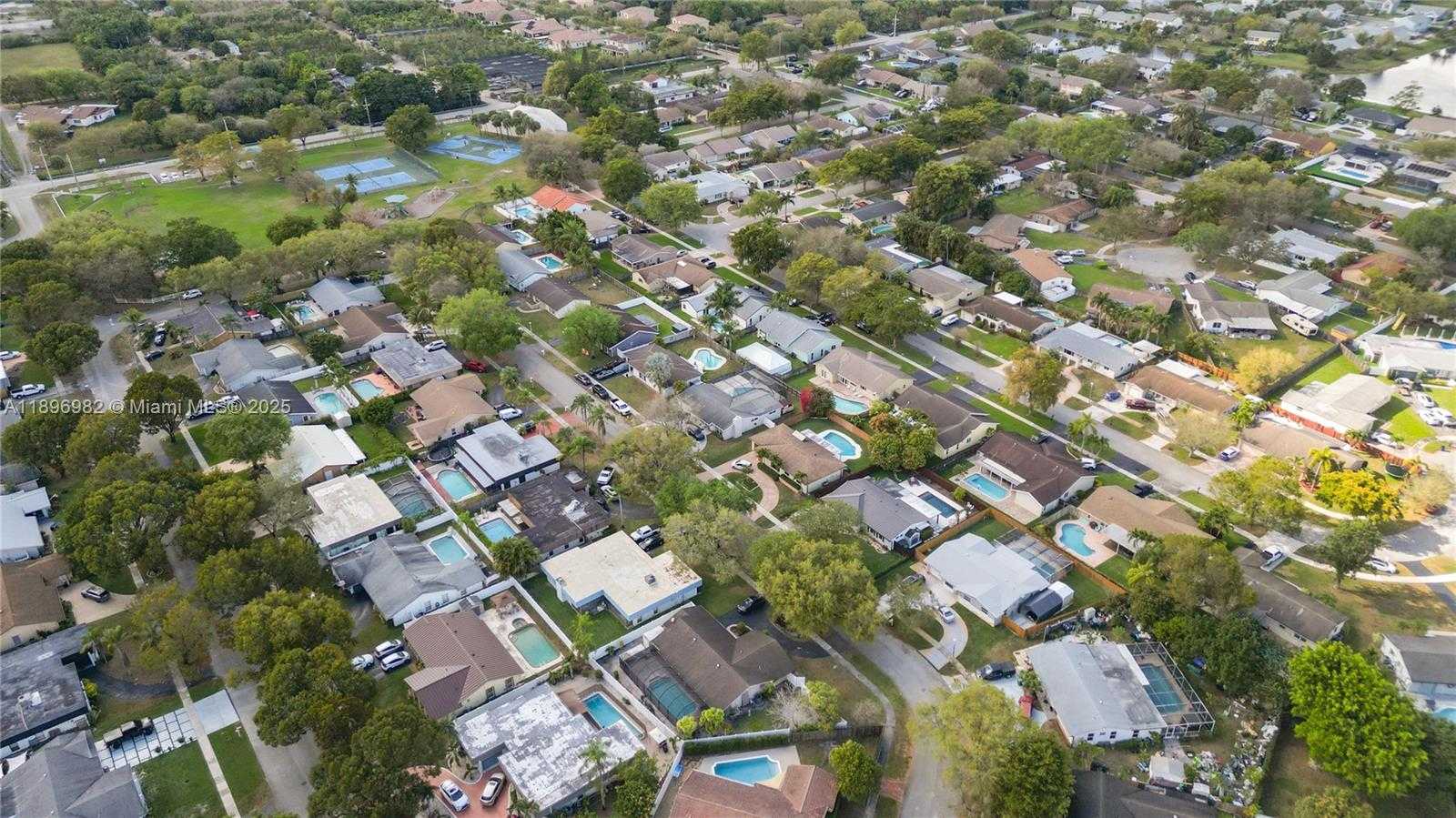 Small Image of 10410 SOUTH WEST 50TH PL, Cooper City Number 66