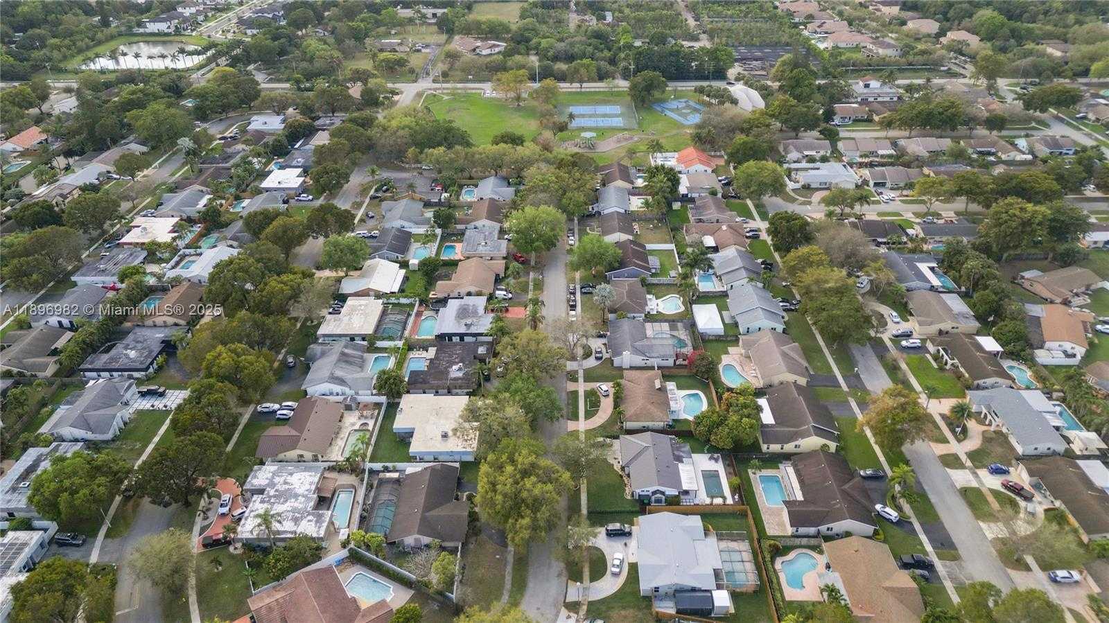 Small Image of 10410 SOUTH WEST 50TH PL, Cooper City Number 67