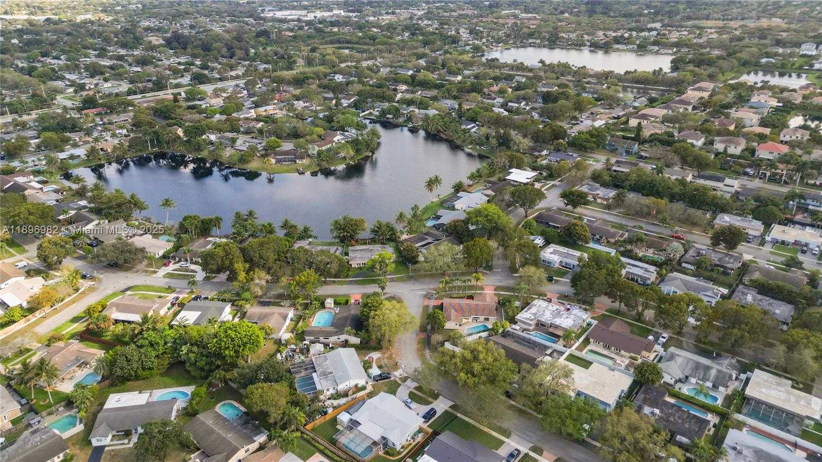 Small Image of 10410 SOUTH WEST 50TH PL, Cooper City Number 70
