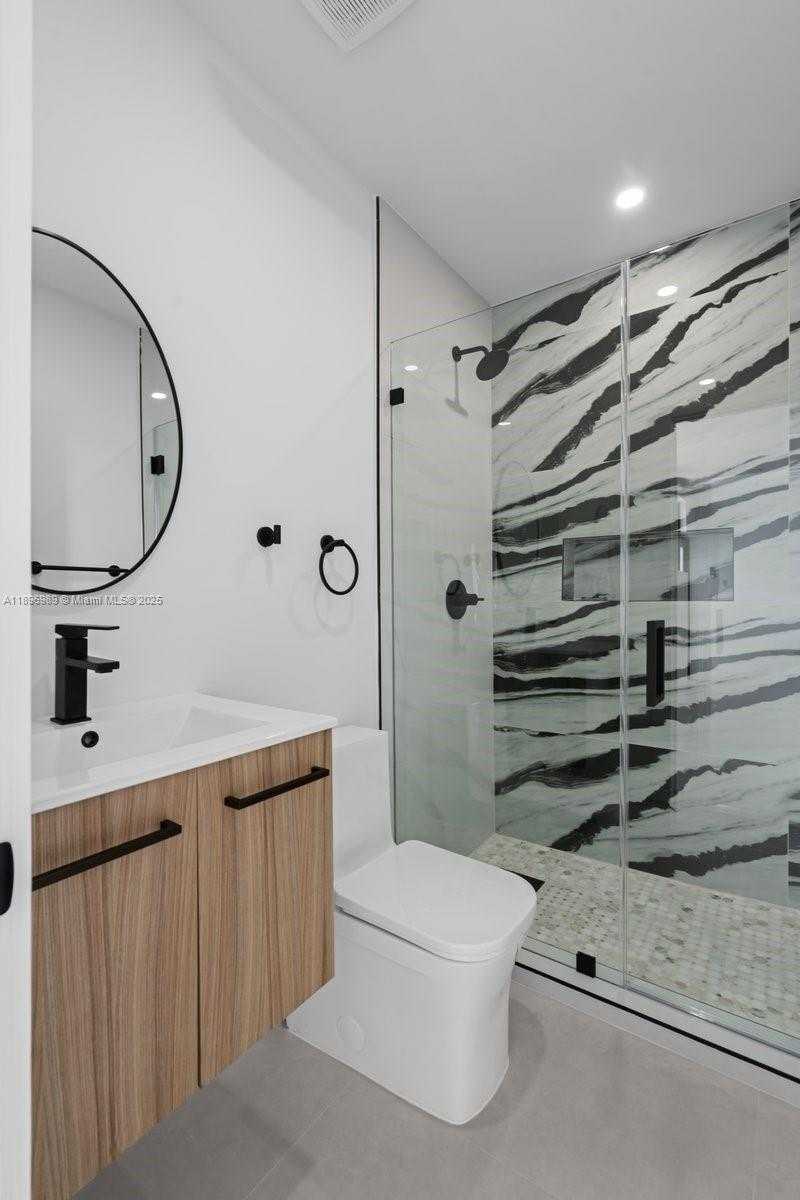 Small Image of 841 SOUTH EAST 11TH PL, Hialeah Number 18
