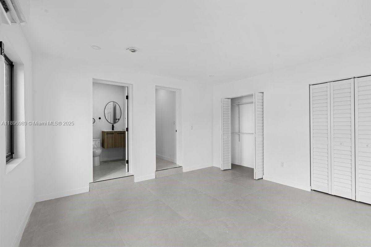 Small Image of 841 SOUTH EAST 11TH PL, Hialeah Number 23