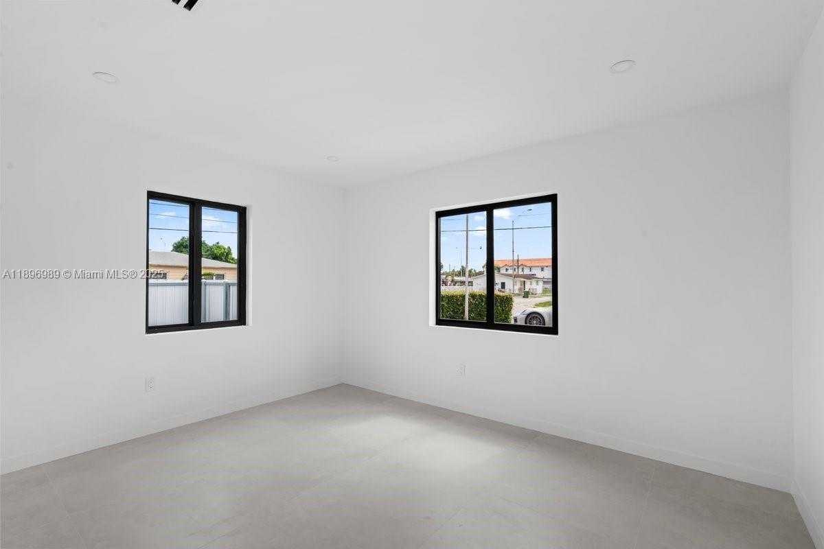 Small Image of 841 SOUTH EAST 11TH PL, Hialeah Number 27