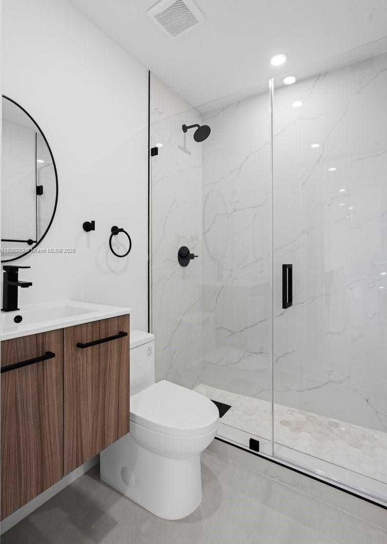 Small Image of 841 SOUTH EAST 11TH PL, Hialeah Number 29