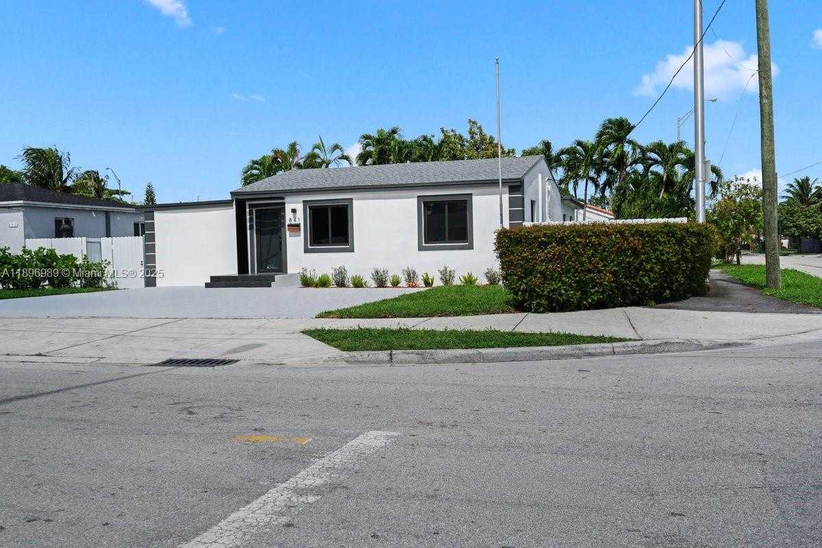 Small Image of 841 SOUTH EAST 11TH PL, Hialeah Number 3