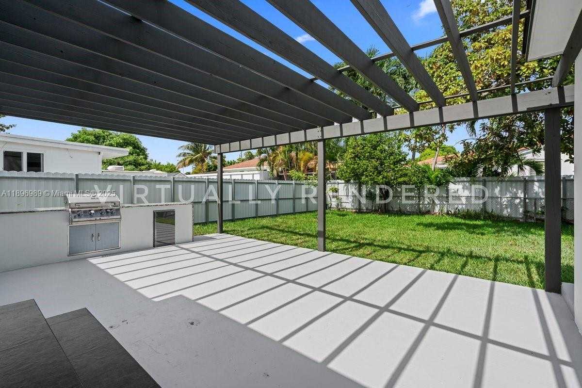 Small Image of 841 SOUTH EAST 11TH PL, Hialeah Number 36