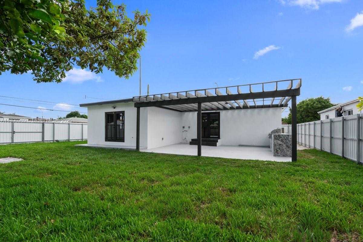 Small Image of 841 SOUTH EAST 11TH PL, Hialeah Number 40