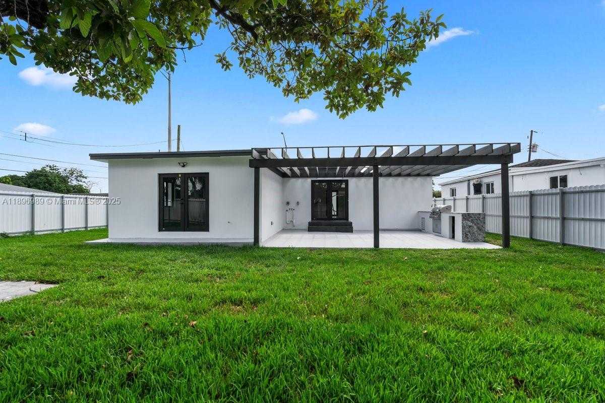 Small Image of 841 SOUTH EAST 11TH PL, Hialeah Number 42