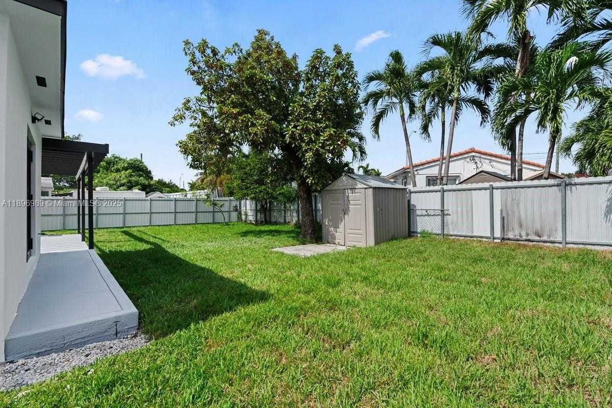 Small Image of 841 SOUTH EAST 11TH PL, Hialeah Number 44