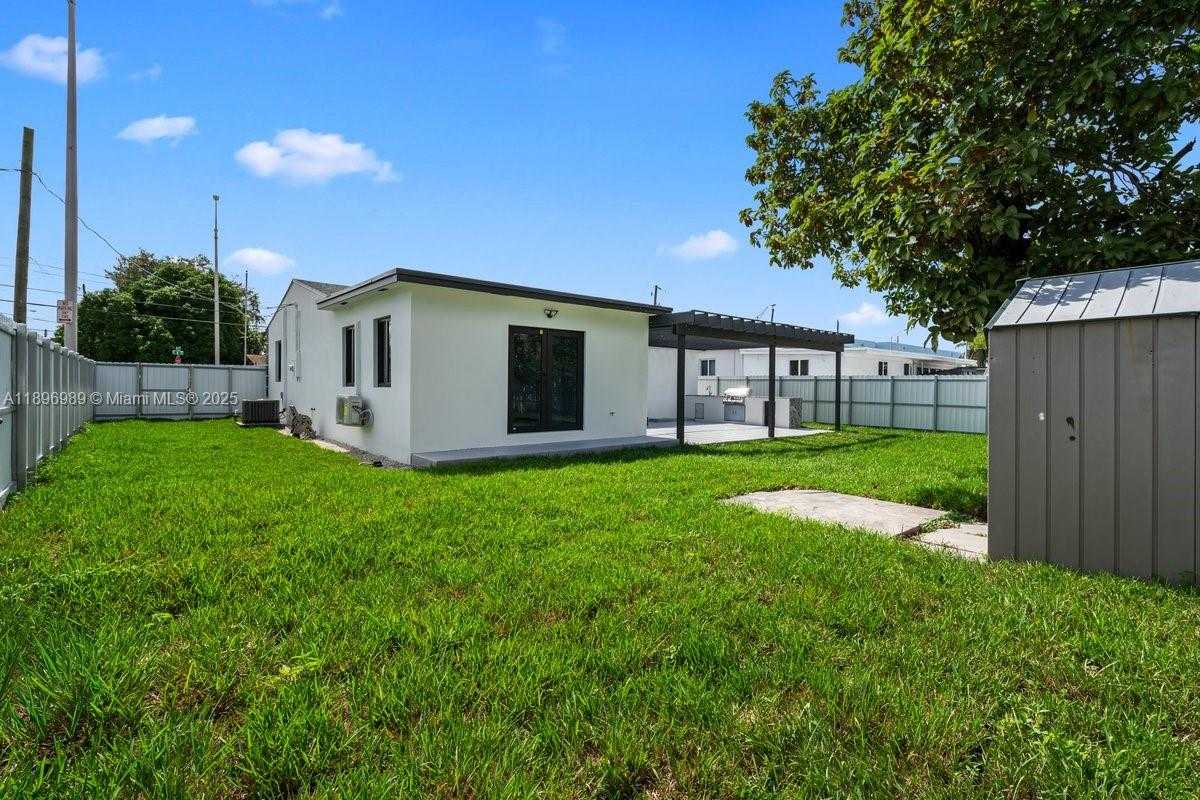 Small Image of 841 SOUTH EAST 11TH PL, Hialeah Number 46
