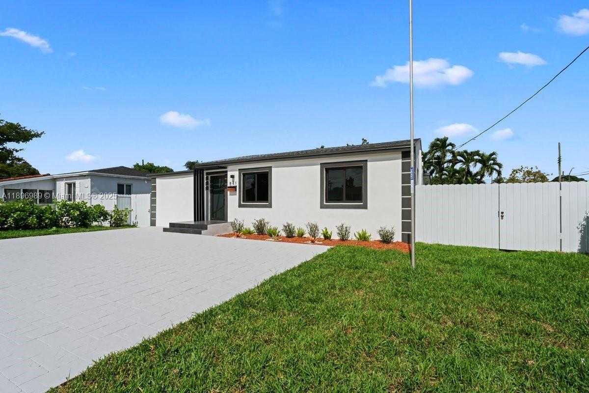 Small Image of 841 SOUTH EAST 11TH PL, Hialeah Number 7